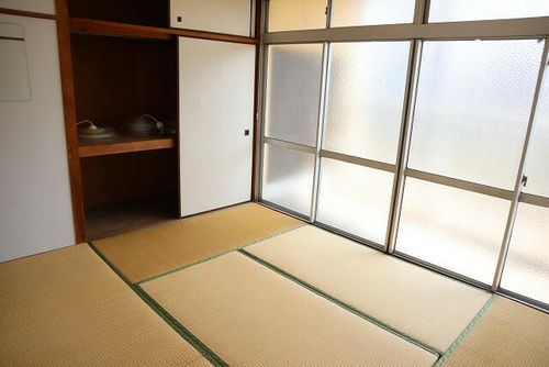 TOEI城野ビル0304の居間
