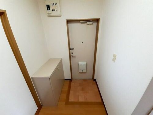 メゾン・ドールBの玄関