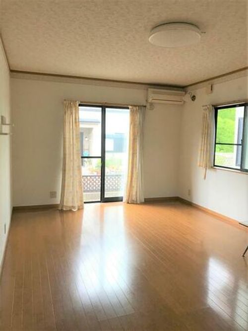 京都府城陽市寺田宮ノ平(一戸建)の賃貸物件の居間