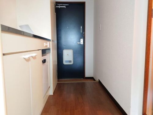 フォルテ春日出304の玄関