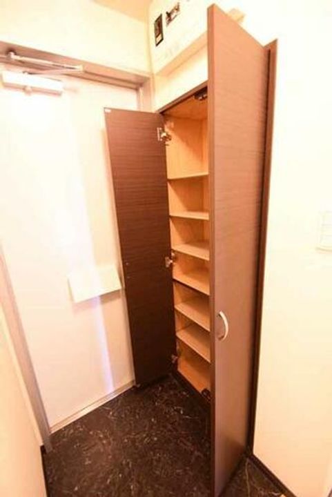 レオネクスト善の玄関