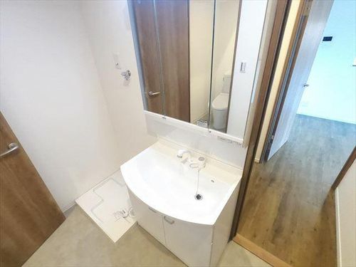 ホワイト御影石町の内装