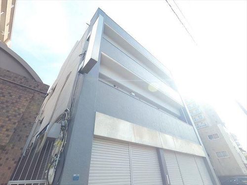 ホワイト御影石町の外観