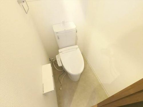 ホワイト御影石町の内装