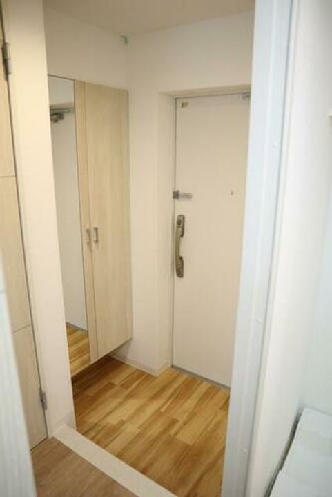 エルグランド春日の玄関