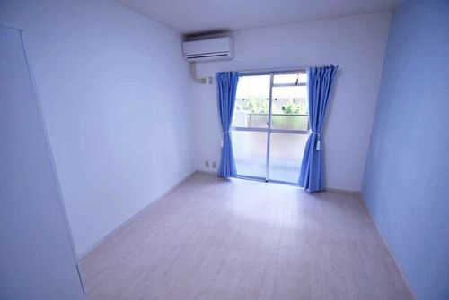 ハイム神松寺A104の居間