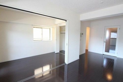 グロースメゾン博多山王0609の居間