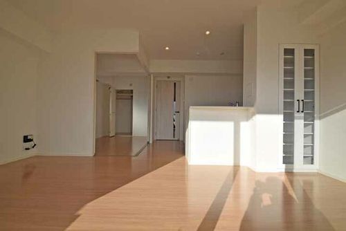 令煌(レイコウ)の居間