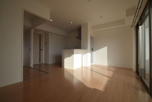 令煌(レイコウ)の居間