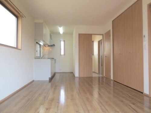 アビオン空港前Bの居間