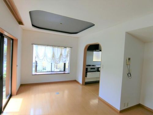 兵庫県三木市自由が丘本町3丁目(一戸建)の賃貸物件の居間