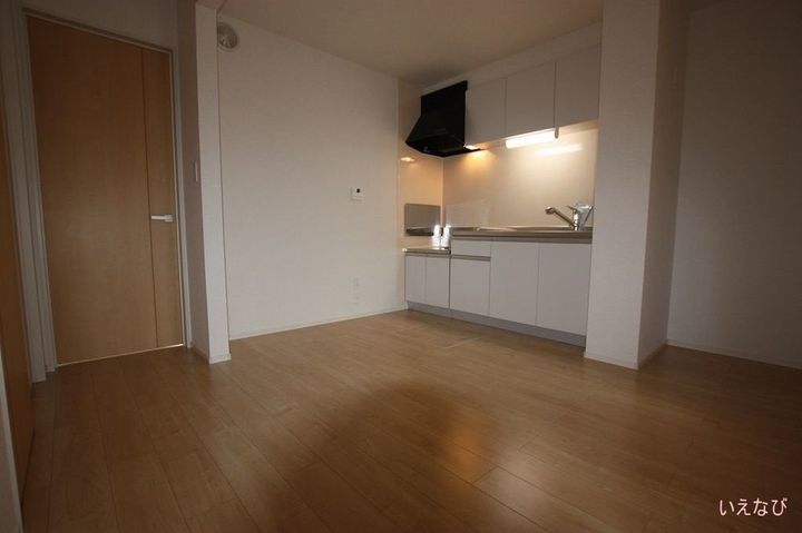 ナカドイロードB103の居間