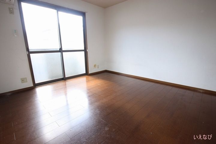 ハピネス山田 B202の居間