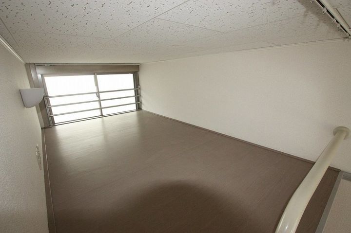 レオパレスサンローズ104の寝室