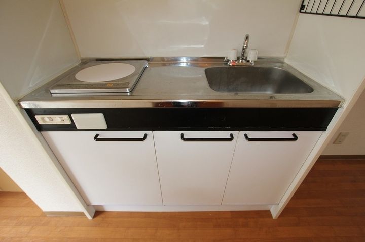 コーポラスグリーン D棟102のキッチン