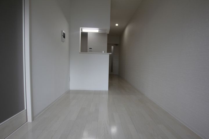 月光福山中央弐番館301の居間