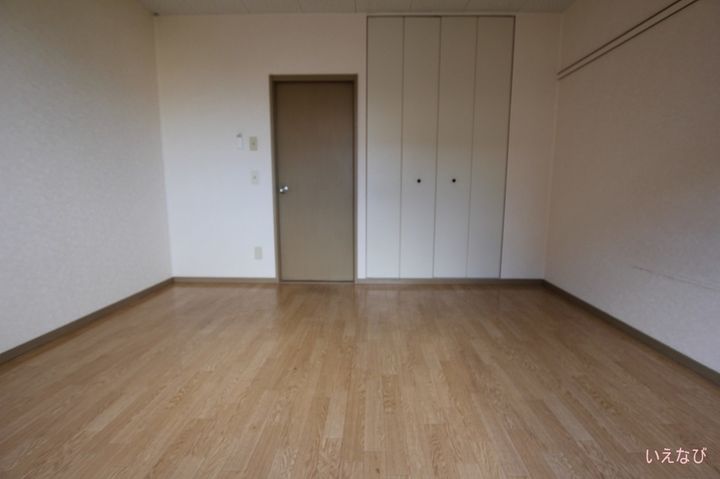 サンハイツたねもと C棟203の居間