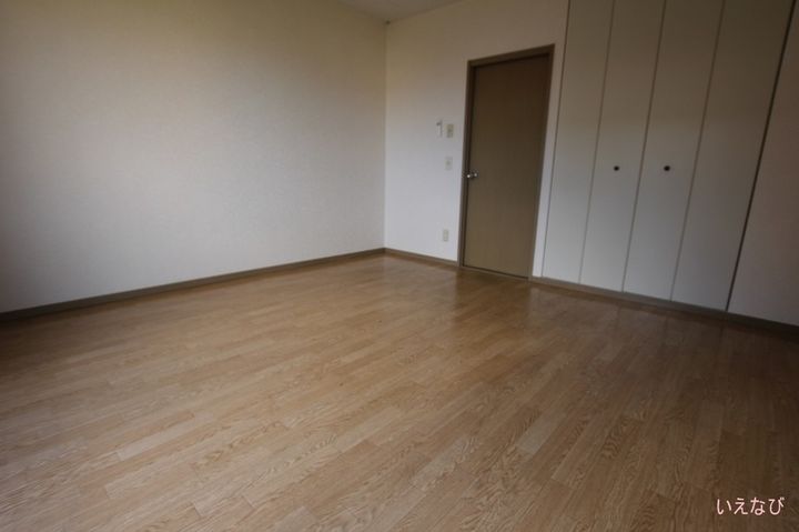 サンハイツたねもと C棟203の居間