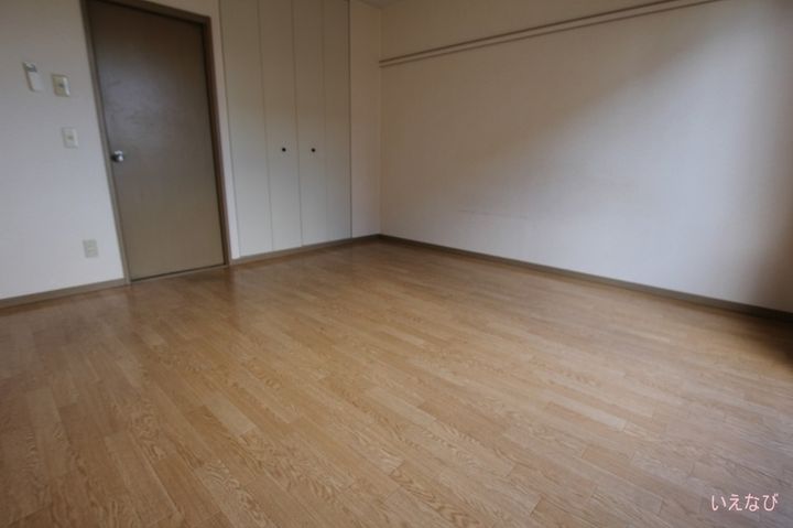 サンハイツたねもと C棟203の寝室