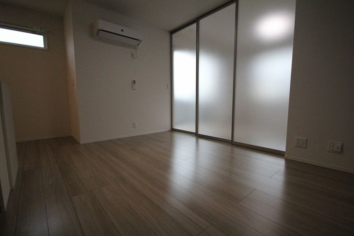 D-room沖野上101の寝室