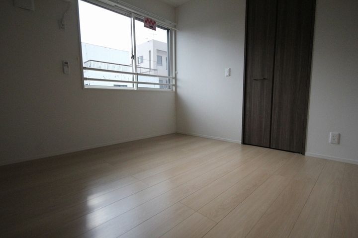 メラヴィリア昭和町201の寝室