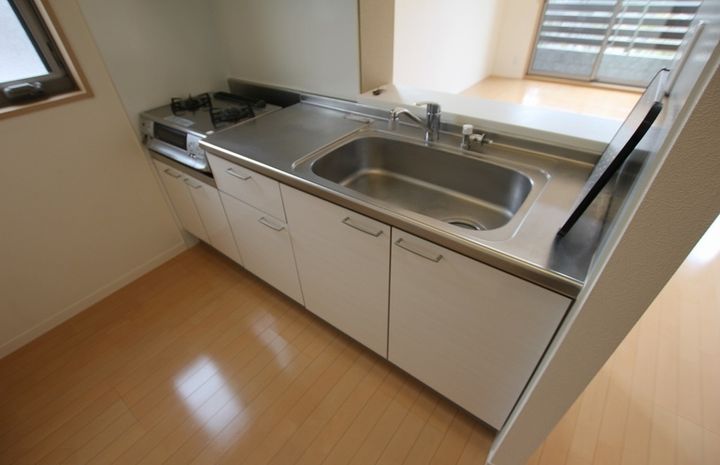 グランドール川口 B棟101のキッチン