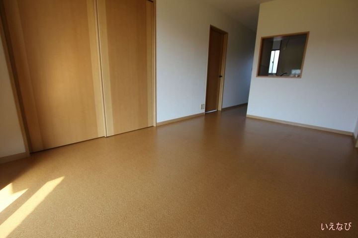 ヴィラージュ新涯A101の居間