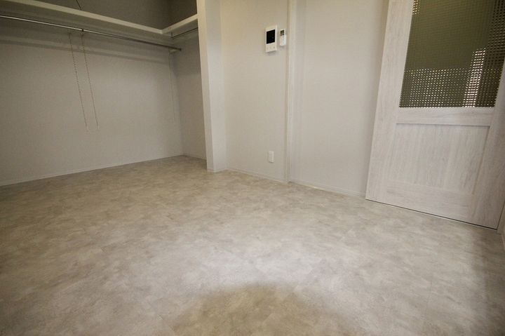 Comfort三吉南201の居間