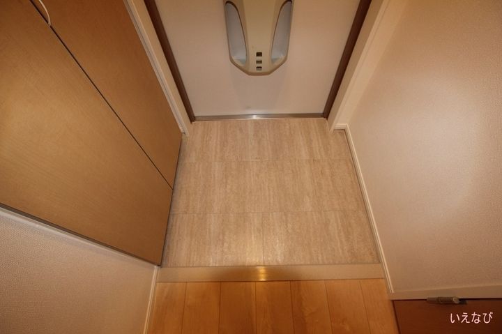 グランコスモB201の玄関