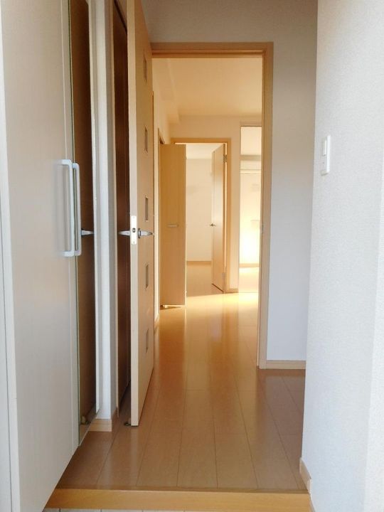 ヒューベリオン104の玄関