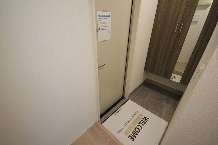 ラ・ヴィータ305の玄関