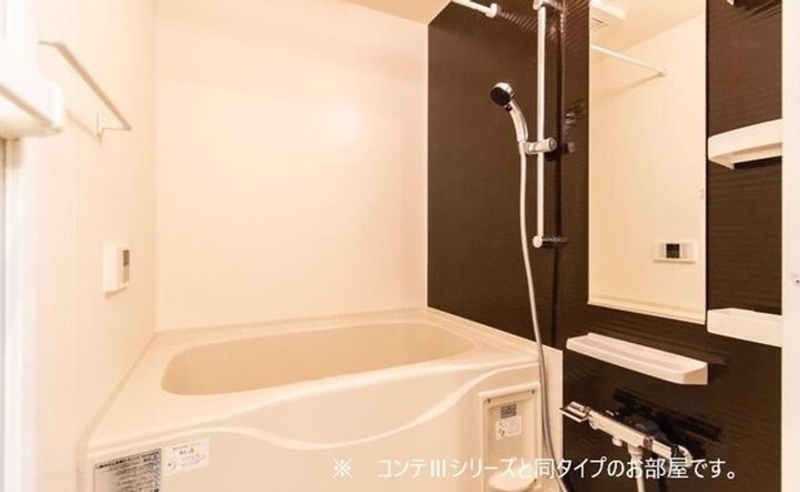 カーサ・ソレイユ B101の風呂