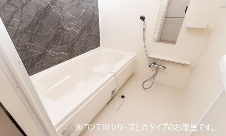 カーサ・ソレイユ B102の風呂