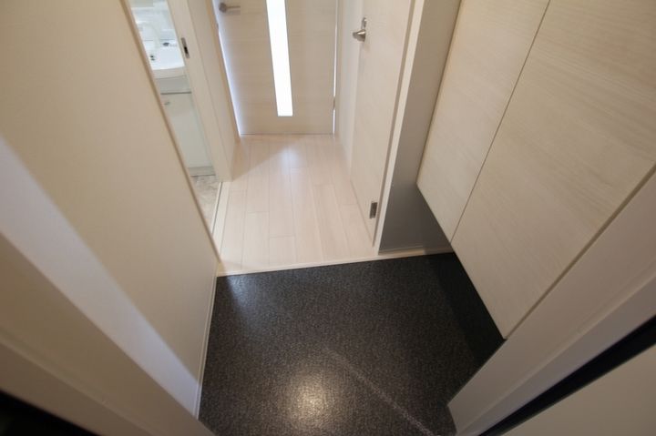 月光福山東壱番館105の玄関