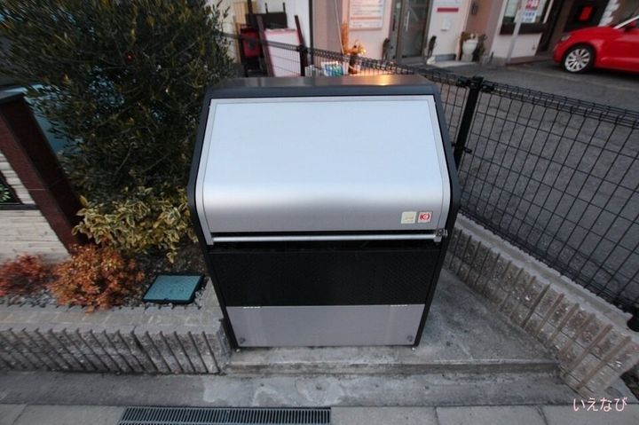トワーニ101の周辺