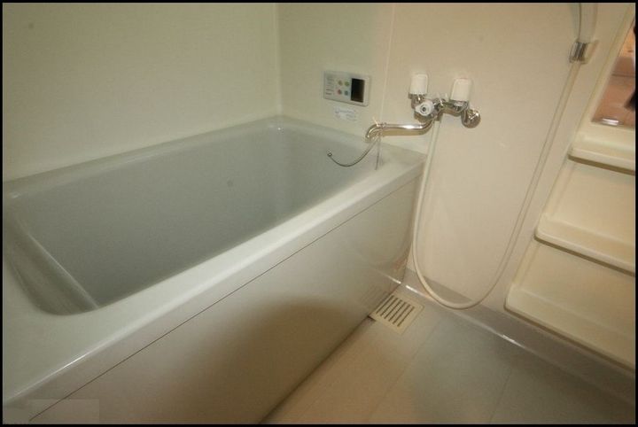 フルール小出103の風呂