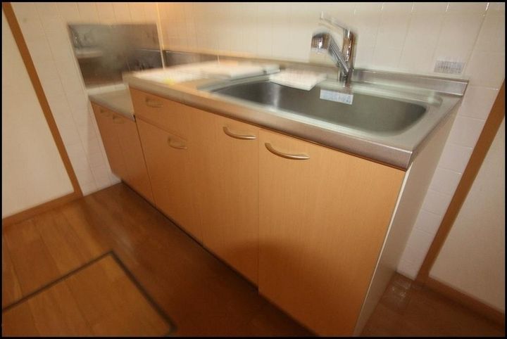 フルール小出103のキッチン