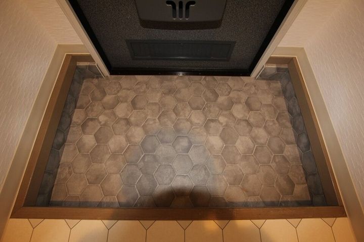 ファミール伊吹101の玄関