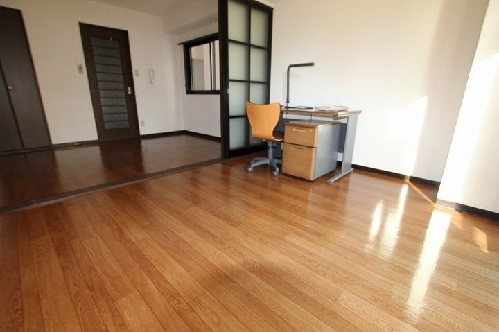 ロイヤルスミス302の居間