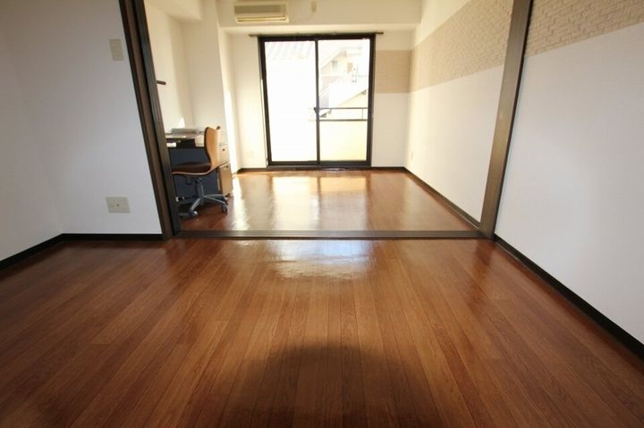 ロイヤルスミス302の居間