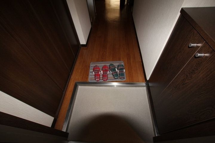 ロイヤルスミス302の玄関