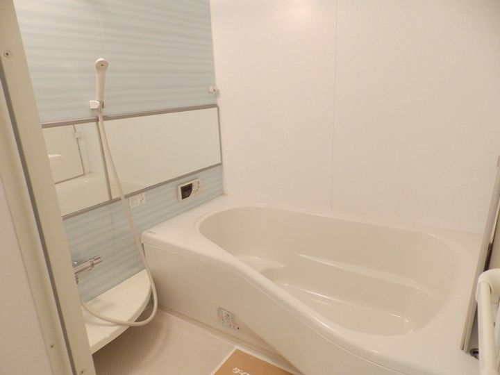 ファミーユスクエアー B棟302の風呂