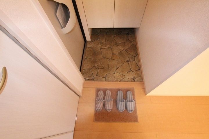 サンモール川口 C棟102の玄関
