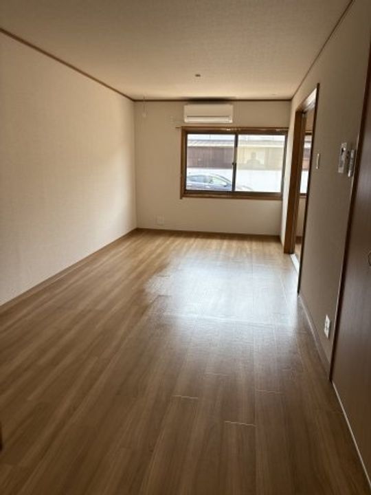 ハイツサンシャイン1103の居間