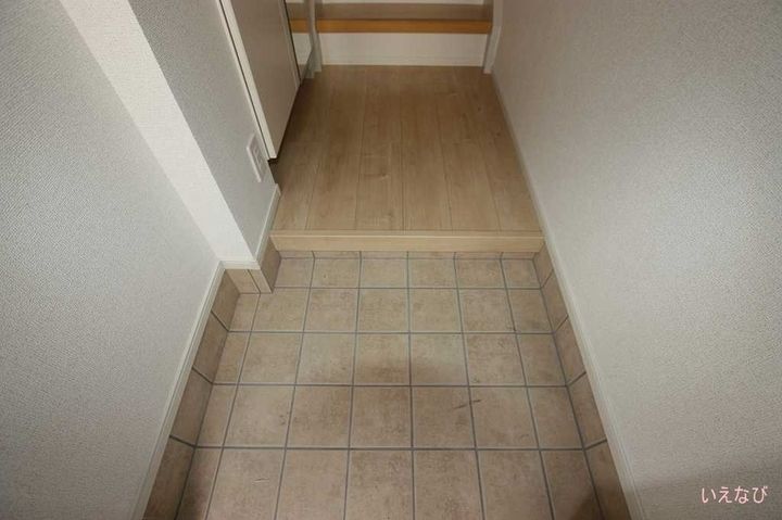 カーサフィオーレB201の玄関