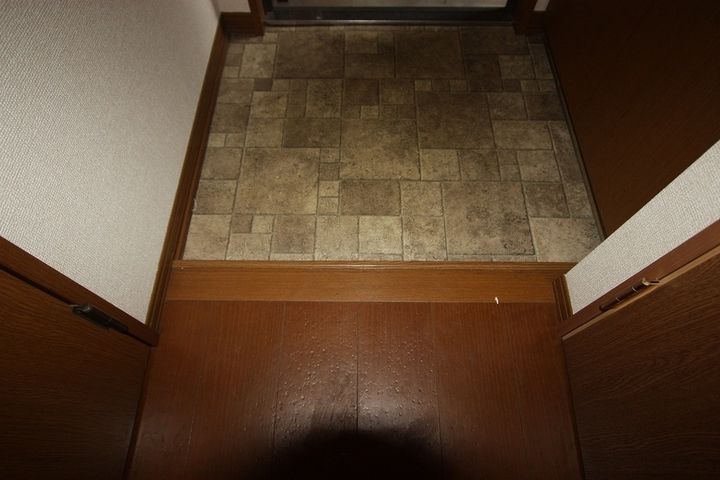 ハピネス山田 B101の玄関