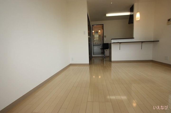 ポルシェ松浜402の居間