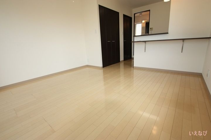 ポルシェ松浜302の居間