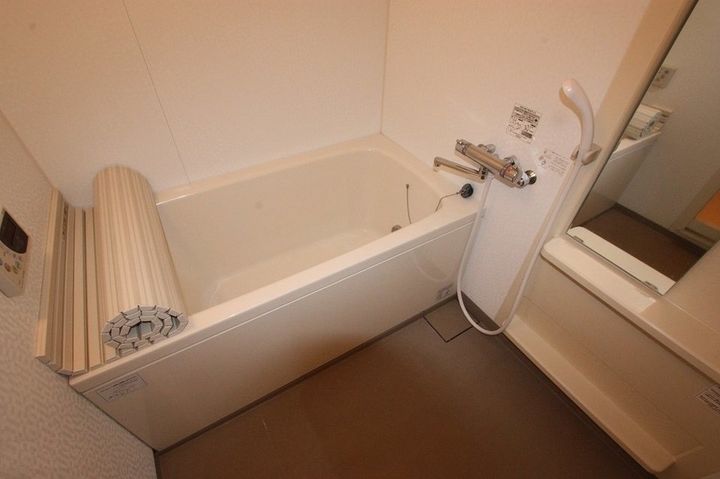 フラットリア春日805の風呂