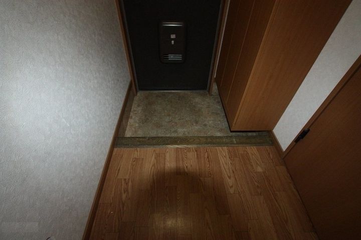 カームネスト302の玄関